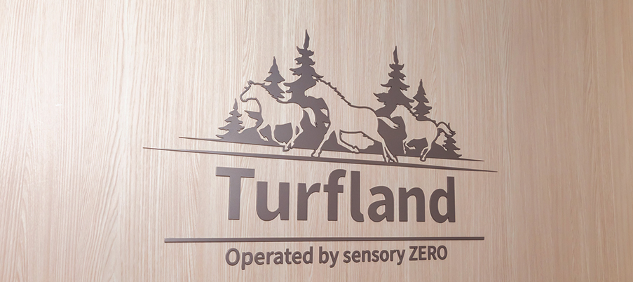 Turfland 為迎合年輕一代口味，糅合了兩大潮流元素 -- 豪華露營及咖啡。
